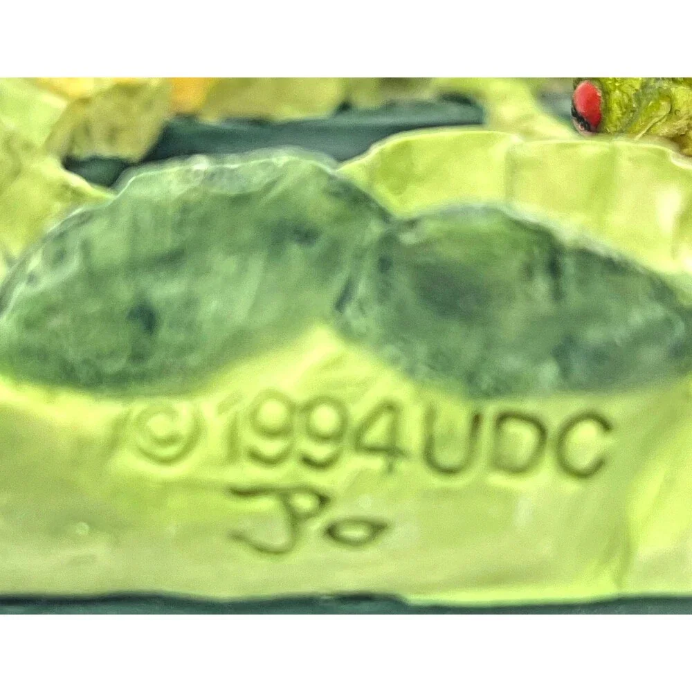 Vintage 1990s Fancy Frames Treefrogs 3D Floral Resin 2.5x3 Green Picture Frame